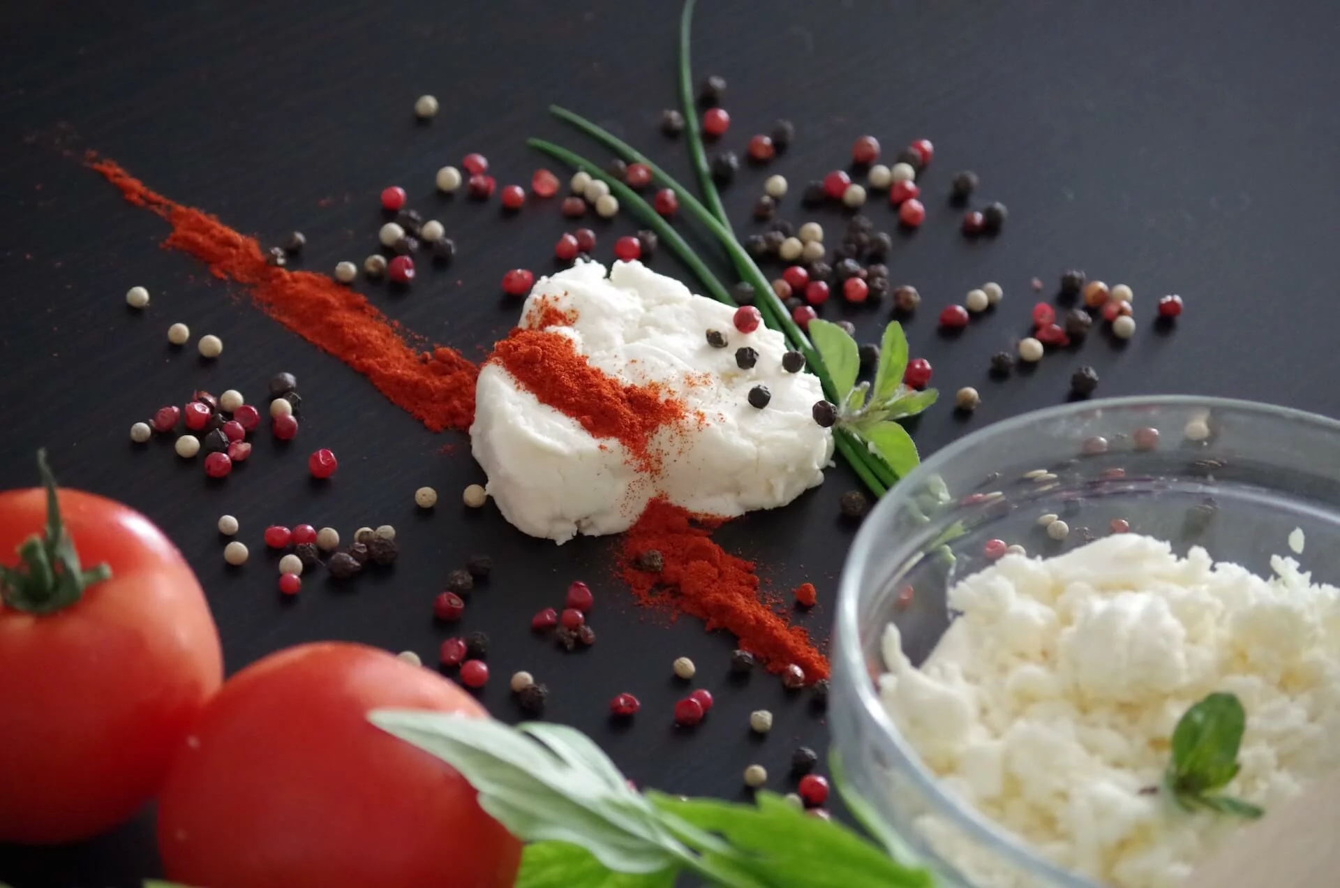 cottage cheese and tomatoes